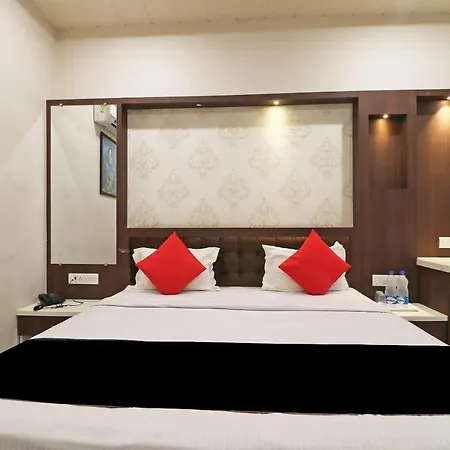 Capital O 47466 Sun N Star Hotel