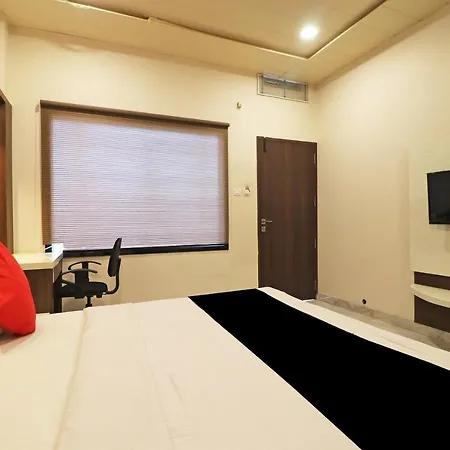 Capital O 47466 Sun N Star Hotel